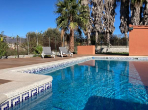 “Soleado” Casa rural con piscina, Motril